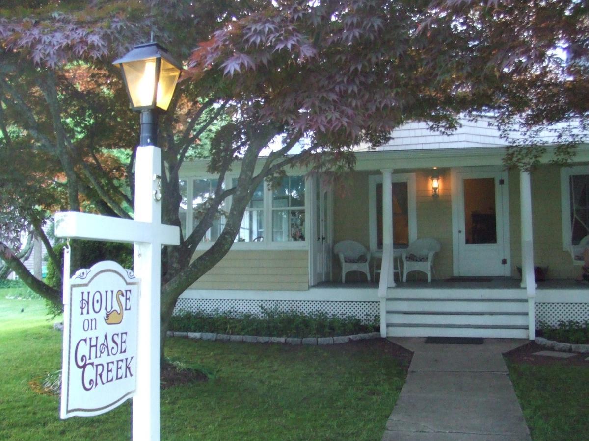 House On Chase Creek Bed & Breakfast Shelter Island Heights Екстериор снимка