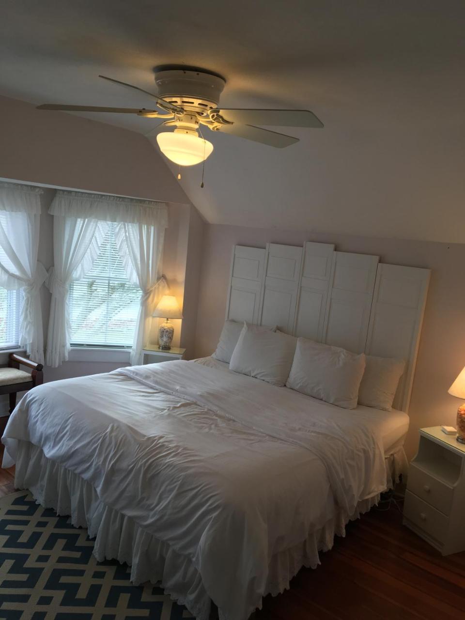 House On Chase Creek Bed & Breakfast Shelter Island Heights Екстериор снимка
